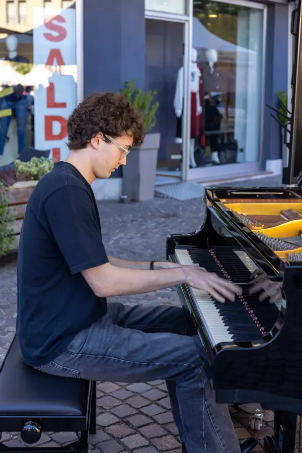Sabato · Musica