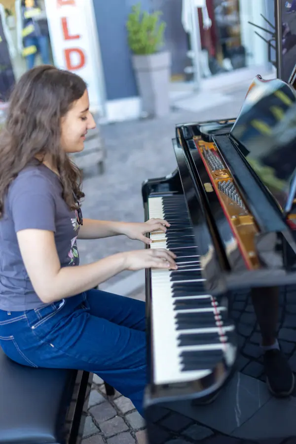 Sabato · Musica