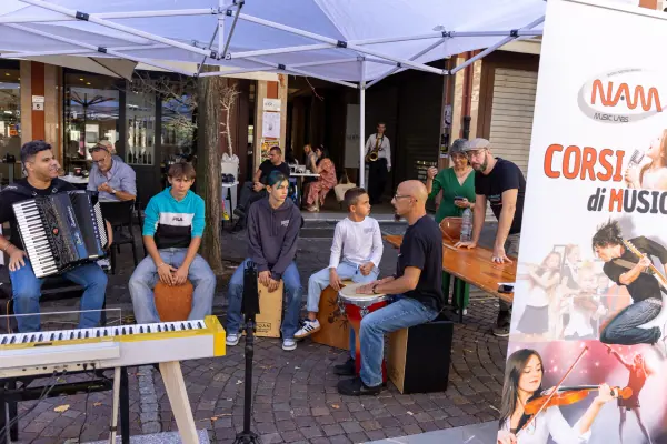 Domenica · Musica