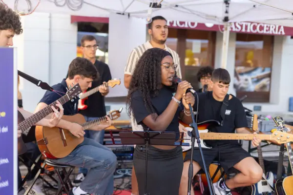 Domenica · Musica