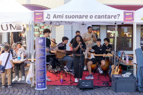 Domenica · Musica