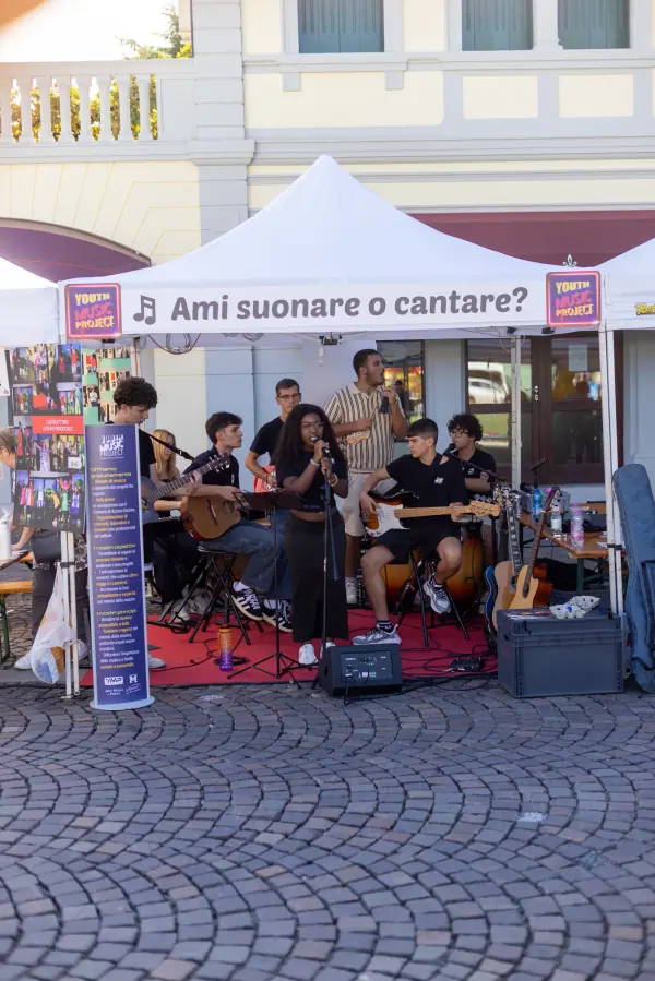 Domenica · Musica