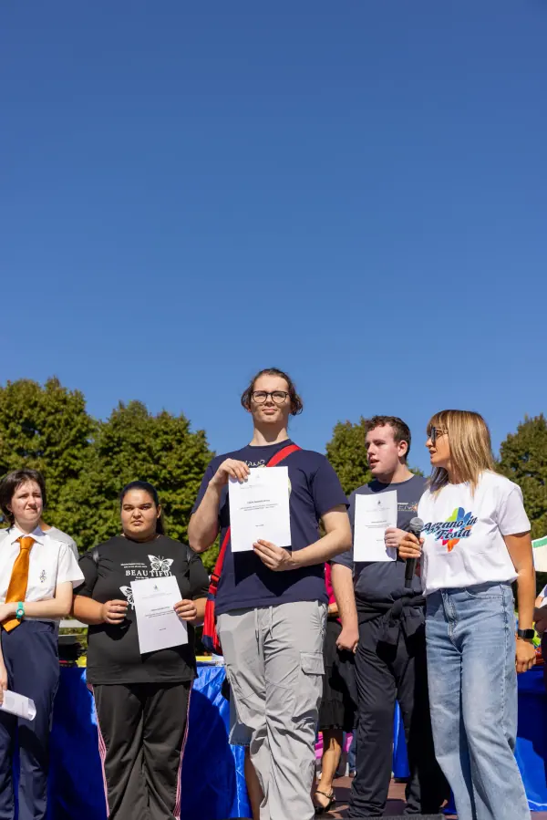 Domenica · Volontariato